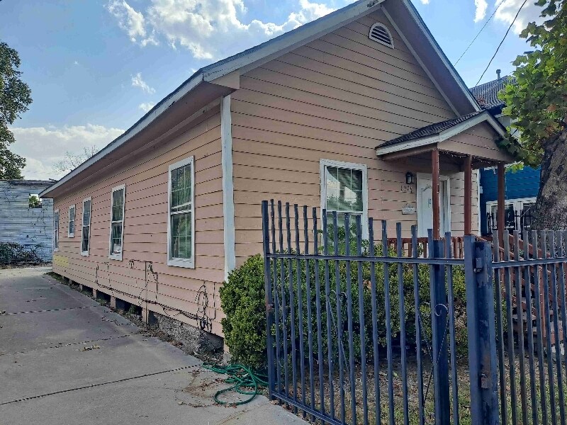 Primary Photo - 6904 Avenue S
