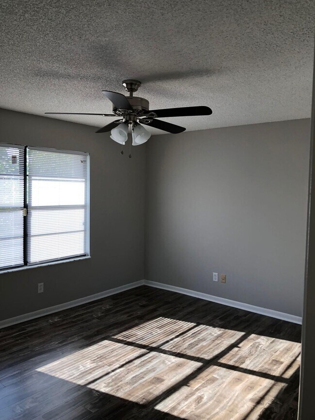 Foto del edificio - 5145 Breckenridge Pl