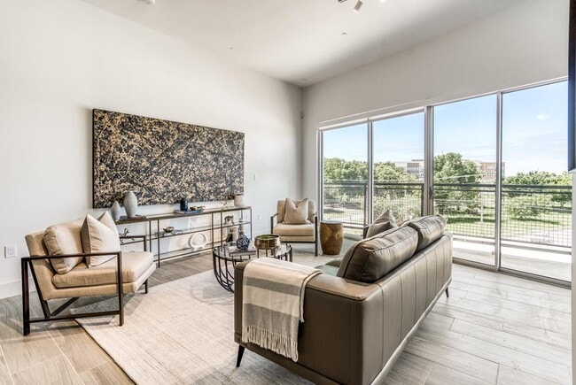 Photo - 1100 Peters St Apartment