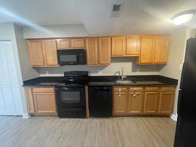 Building Photo - Nice 3Bd/2.5Bth TH in Frederick!!