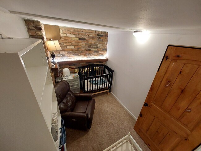 Building Photo - 491 W 700 S