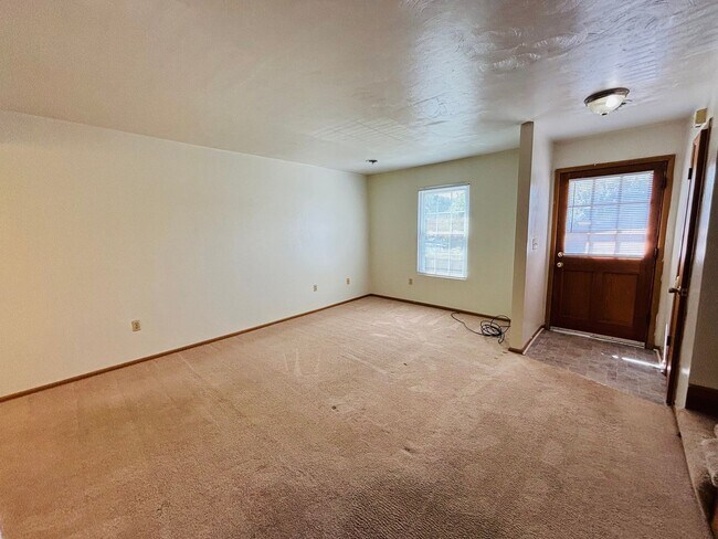 Foto del edificio - 2 Bedroom, 1.5 Bath Townhouse