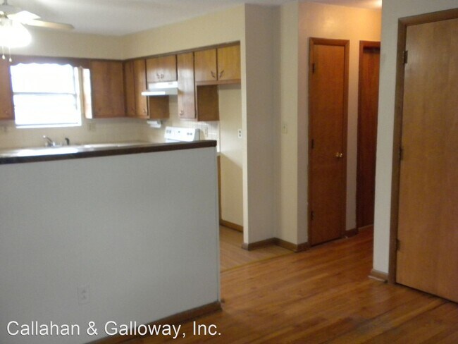 Building Photo - 3200 Martha Dr