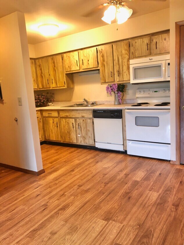 S70W14965 Cornell Cir Unit 2, Muskego, WI 53150 S70W14965 Cornell Cir