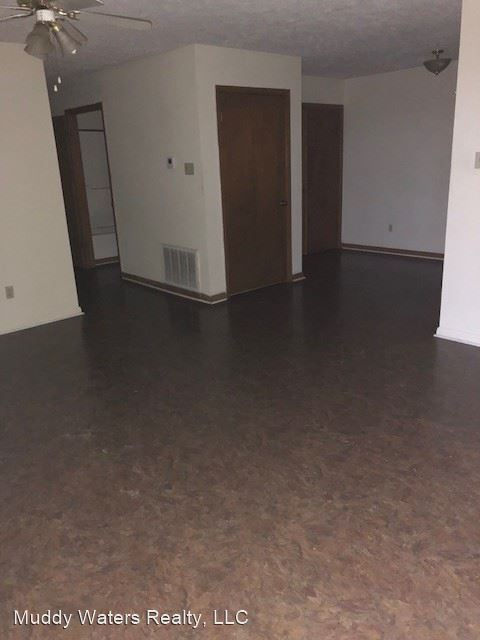 Foto del edificio - 296 Homer Rd