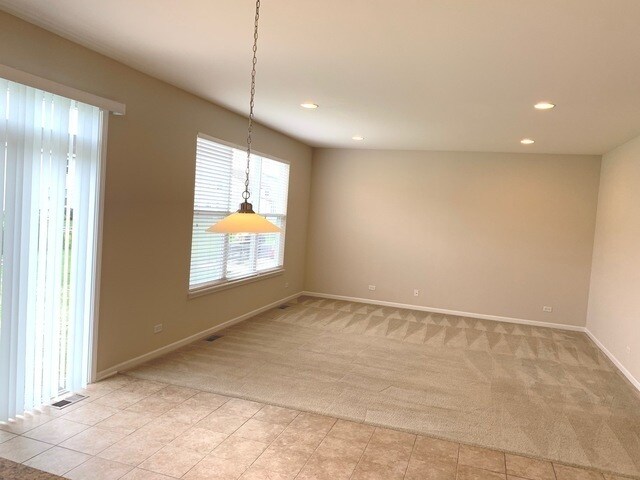 Building Photo - 5774 Oak Ridge Way