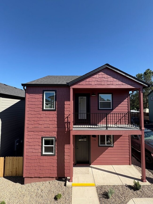 Building Photo - 1176 Woodrow Ln