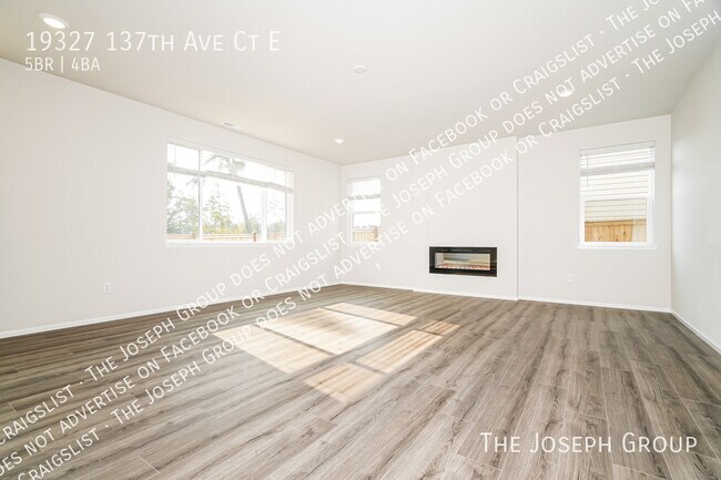 Foto del edificio - 19327 137th Ave Ct E