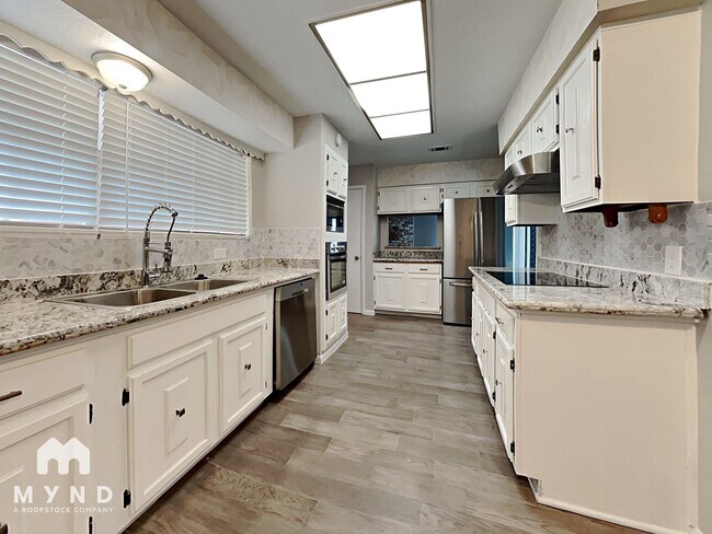 Building Photo - 15803 Mill Point Dr