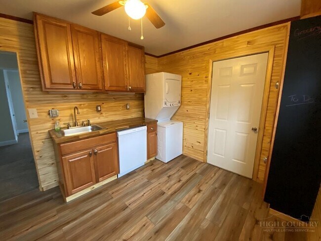 Foto del edificio - 11 E 5th St