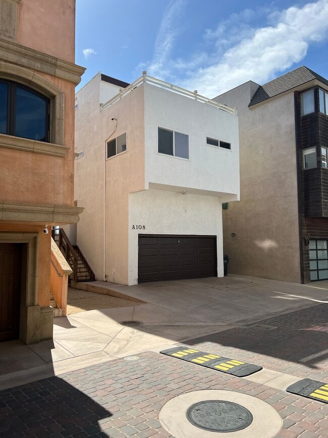 Building Photo - Surfside Colony Gated Community - Tri-Level Beachfront | 4Bd/2.5Ba | Ocean Views