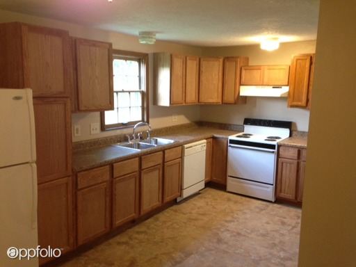 Building Photo - 13806 Little Blue Rd