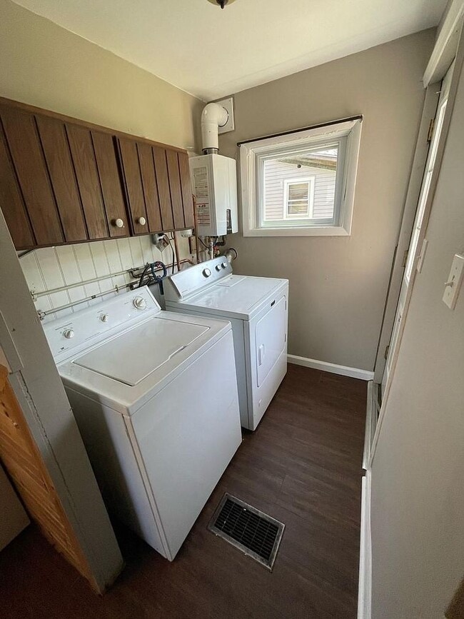 35 Porter St, Lockport, NY 14094 House for Rent in Lockport, NY