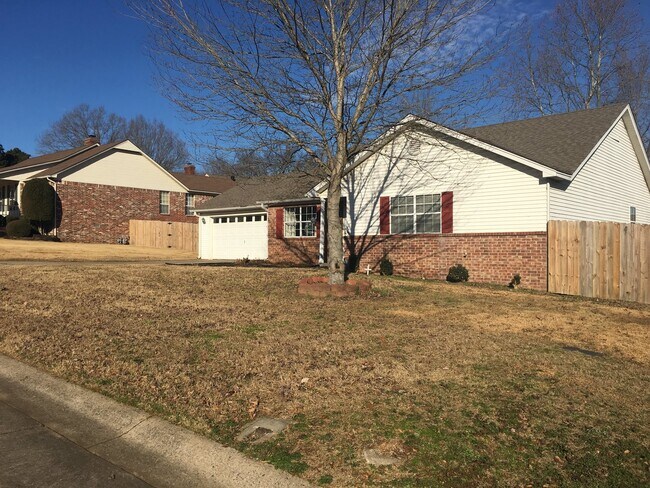 Building Photo - *LEASED* 3 Bed/2 Bath for rent in a great ...