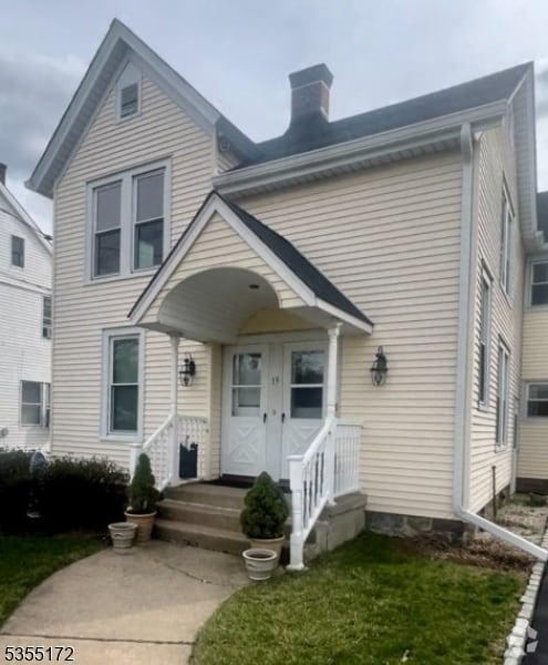 Building Photo - 19 E Hanover Ave