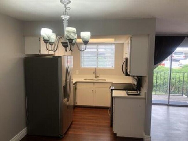 Building Photo - 1080 Quail Park Dr