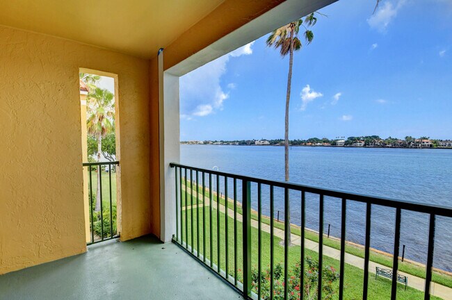 Foto del edificio - 180 Yacht Club Way