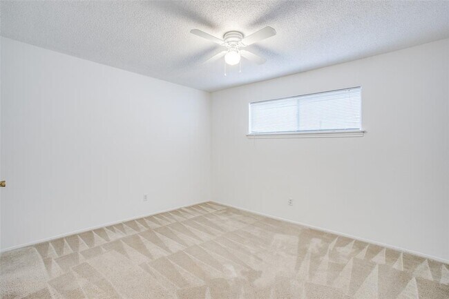 Building Photo - 3262 Branard St