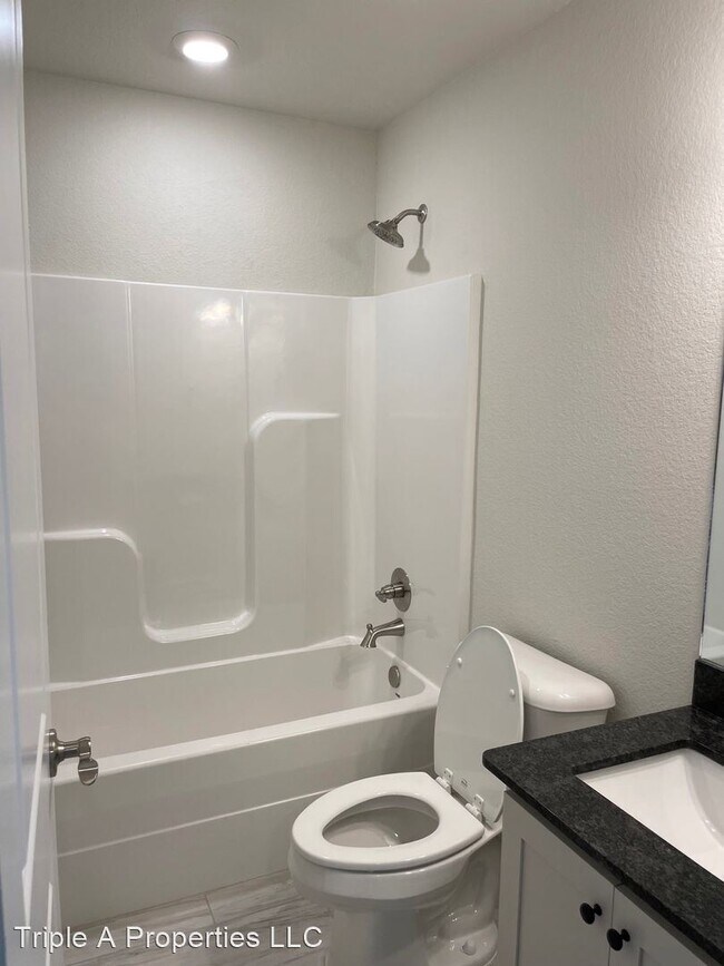Foto del edificio - 3 br, 2 bath House - 430 Peach Avenue