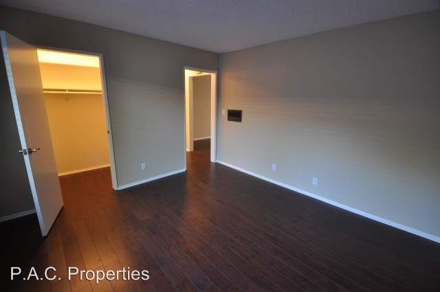 Building Photo - 24411 Newhall Ave