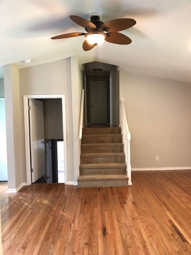 Building Photo - Travelers Rest !! 3 BR, 2 BA with Great Li...