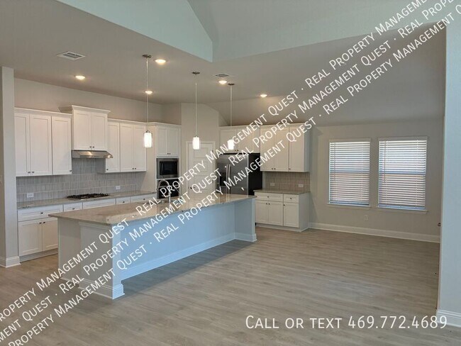 Building Photo - 1862 Silver Birch Rd