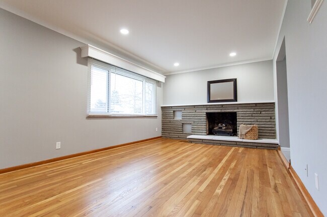 Foto del edificio - 2295 Shrewsbury Rd