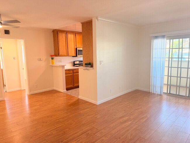 Foto del edificio - 8306 W Manchester Ave