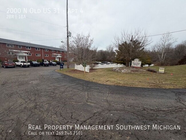 Foto del edificio - 2000 US-31