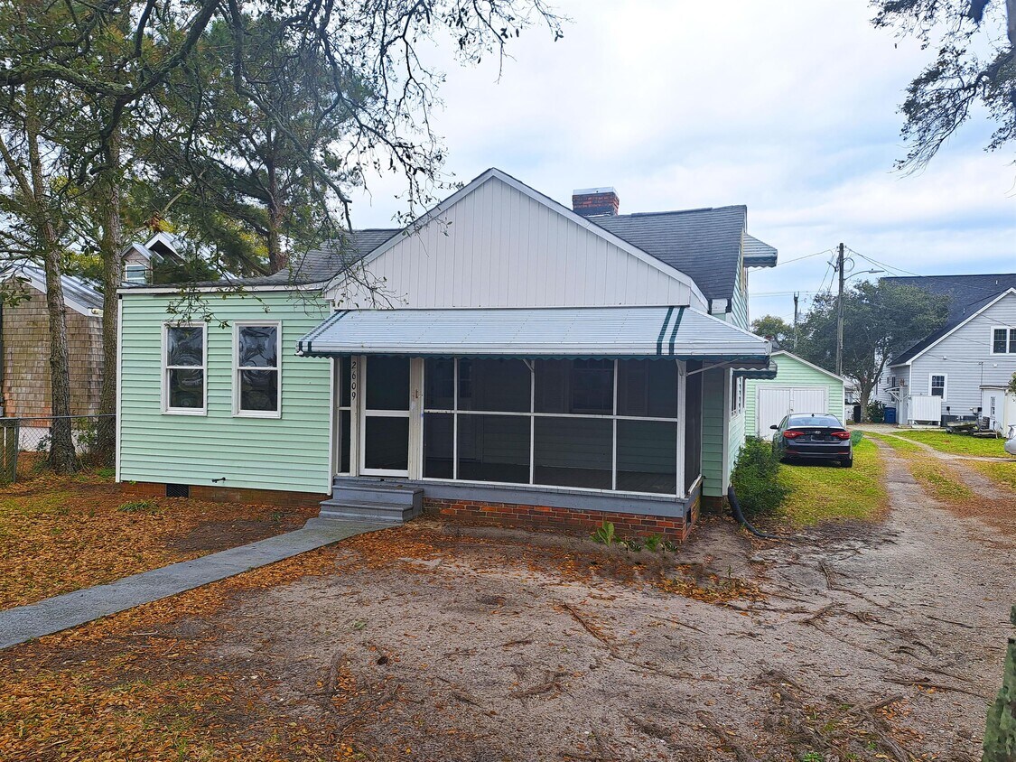 2609 Arendell St, Morehead City, NC 28557 House Rental in Morehead