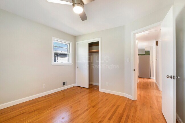 Foto del edificio - 405 Westwood Dr