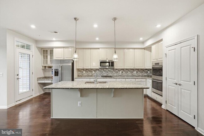 Foto del edificio - 3634 Briarwood Dr