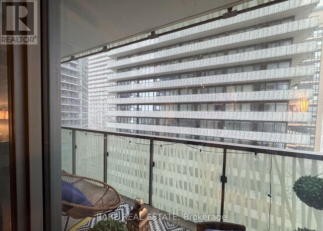 Building Photo - 50 Charles St E