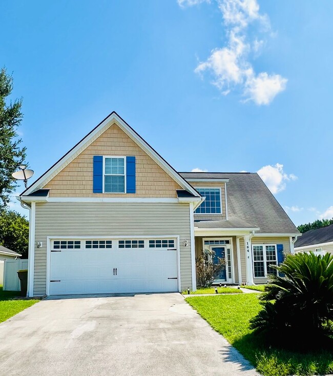 Foto del edificio - 4 bed 2.5 bath home!