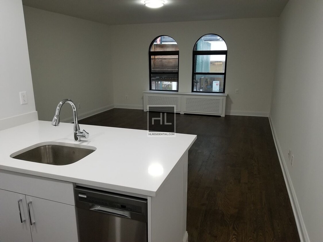 Primary Photo - EAST 46 STREET