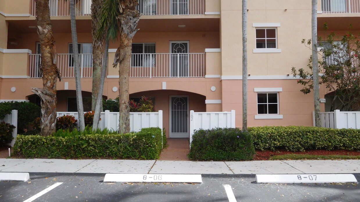 5842 Crystal Shores Drive 102 - 5842  Crystal Shores Drive 102