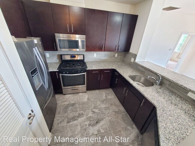 Foto del edificio - 2 br, 2 bath House - 433 Tower Boulevard