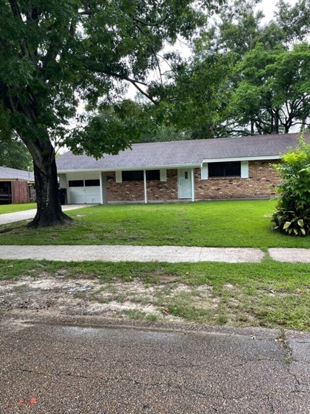 2351 Sweetleaf St, Baton Rouge, LA 70816 House Rental in Baton Rouge, LA