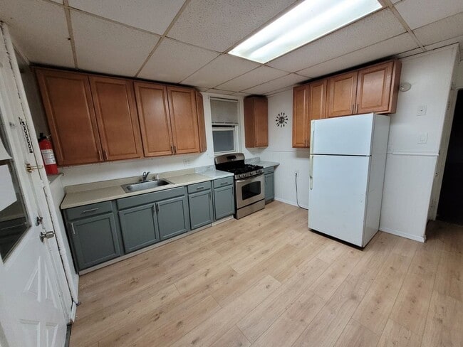 Foto del edificio - 80-82 Graham Avenue