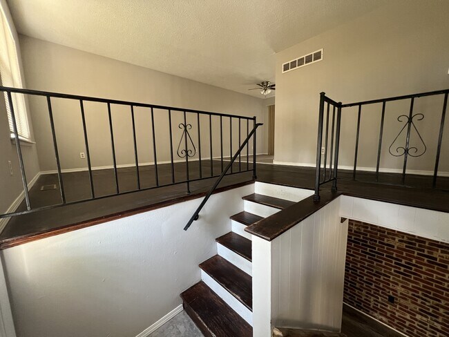 Foto del edificio - 2075 Grants Pkwy