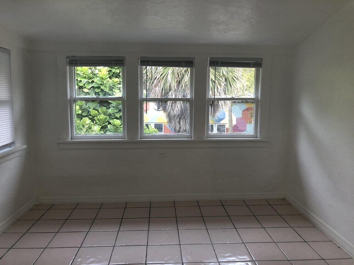 Foto principal - 700 5th St N