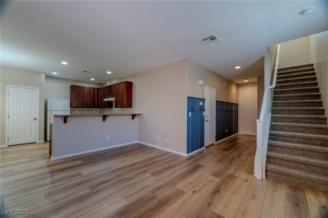 Building Photo - 7718 Ornamento Way