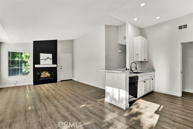 Building Photo - 45 Chaumont Cir