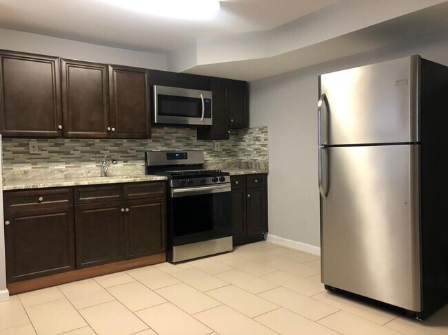 Foto del edificio - 4900 Pine St