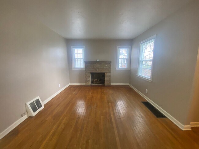 Foto del edificio - 4028 Monroe St