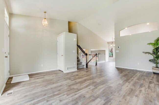 Foto del edificio - 4637 Winona Pl