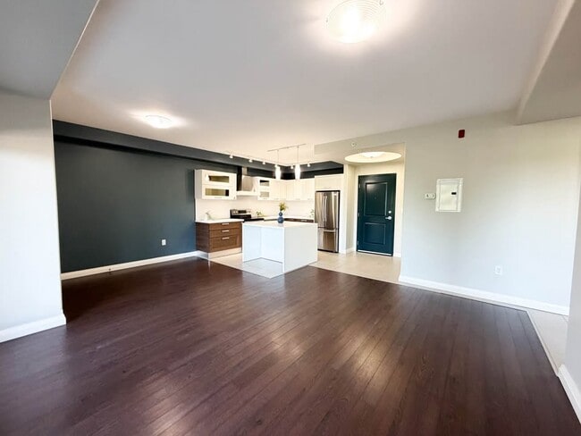 Building Photo - 1310 Nesbitt Dr
