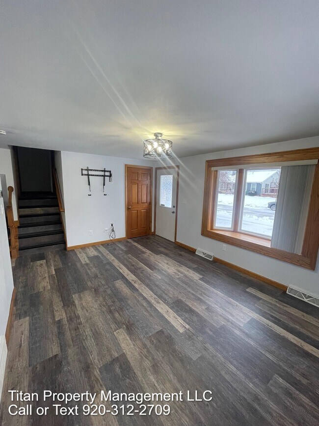 Foto del edificio - 1371 Inverness Ln