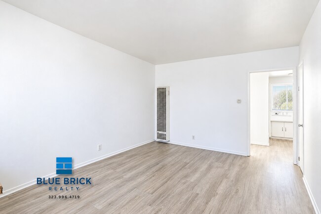 Foto del edificio - 7117 Fulton Ave