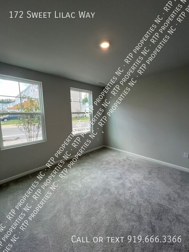 Building Photo - 172 Sweet Lilac Way